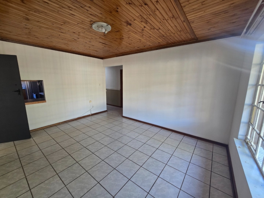 4 Bedroom Property for Sale in Heuwelsig Free State